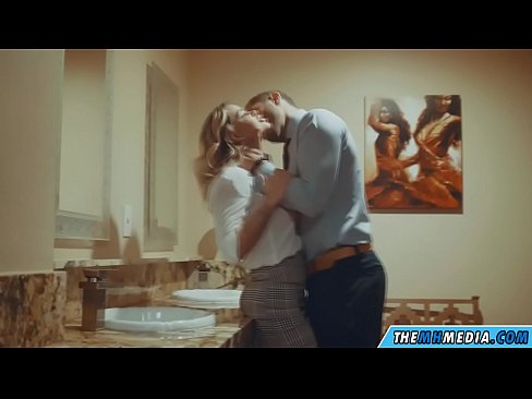 ❤️ جڏهن هڪ busty سنهري اوھان کي هڪ عوامي آرام روم ۾ seduces ❤❌ مقعد فحش
